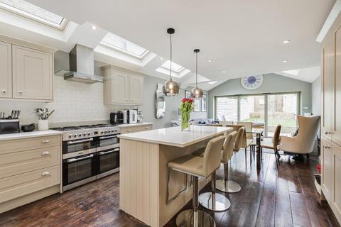 6 Winfrith Road, London, SW18 3BD