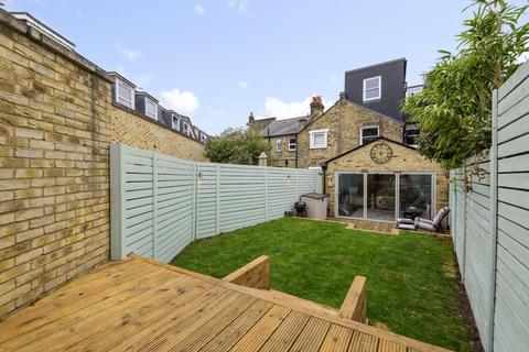 6 Winfrith Road, London, SW18 3BD