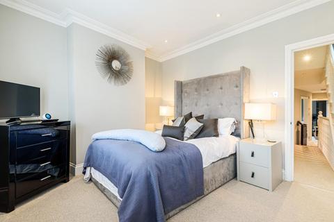 6 Winfrith Road, London, SW18 3BD