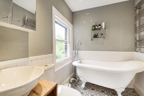 6 Winfrith Road, London, SW18 3BD