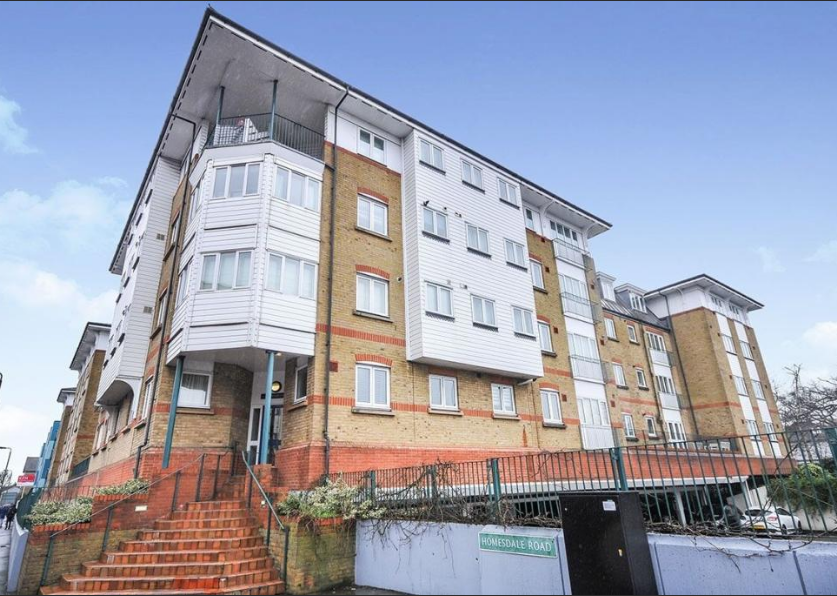 Homesdale Road, Bromley, BR2 2 bed flat £1,400 pcm (£323 pw)