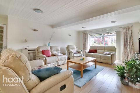 65 Chells Way, Stevenage, SG2 0LB