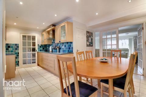 65 Chells Way, Stevenage, SG2 0LB