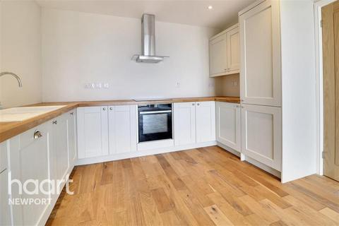 1 bedroom flat to rent, Clevedon Road, Beechwood