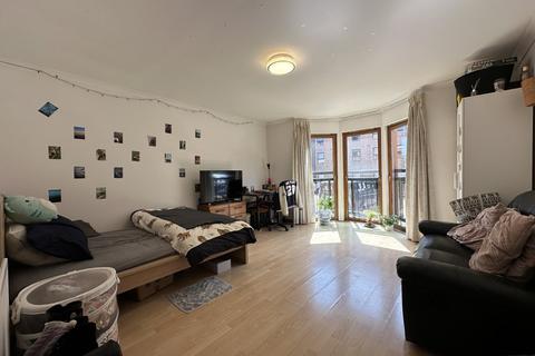 3 bedroom flat to rent, Kelvinhaugh Street, Yorkhill, Glasgow, G3