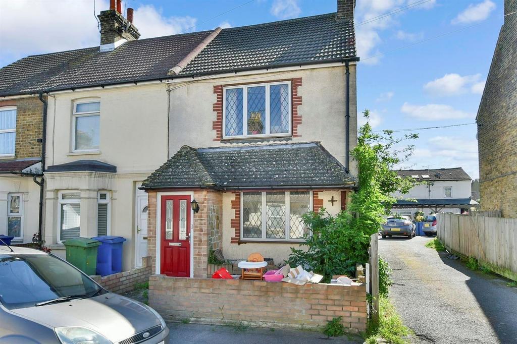 Shakespeare Road, Sittingbourne, Kent 3 bed end of terrace house