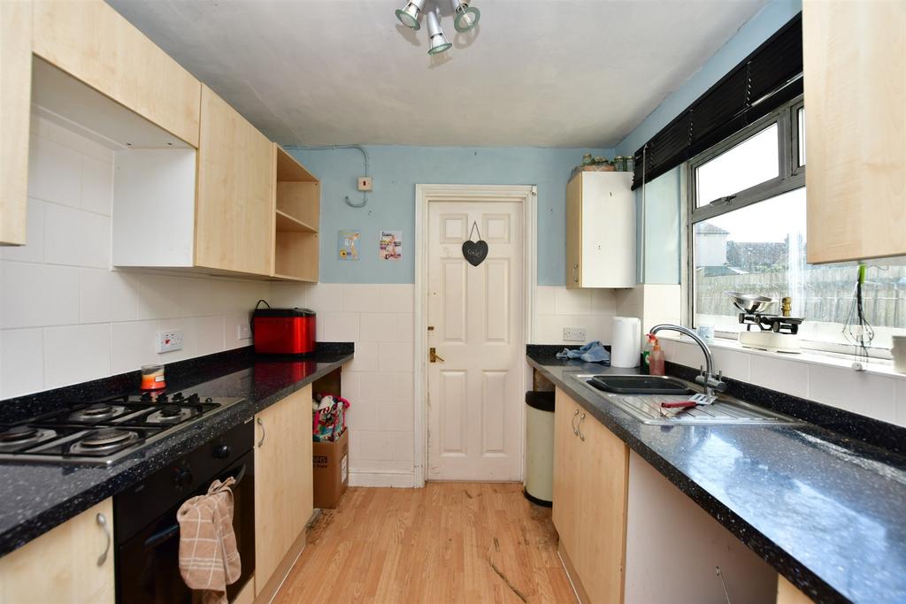 Shakespeare Road, Sittingbourne, Kent 3 bed end of terrace house