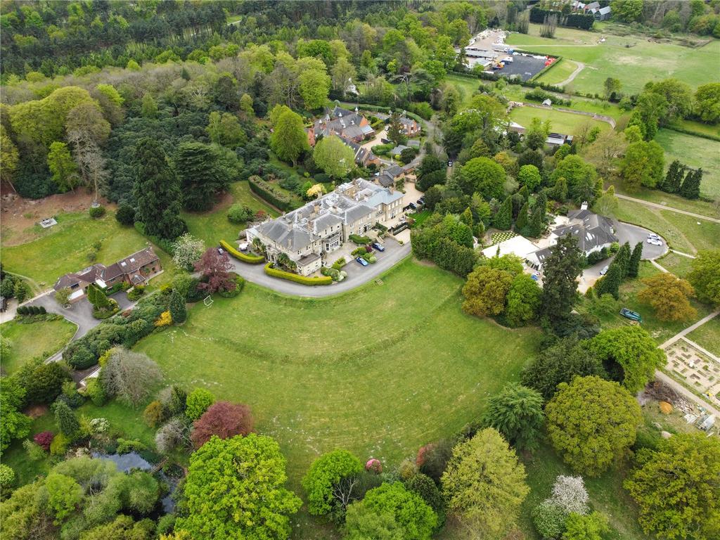 Fan Court, Longcross Road, Longcross... 5 bed semidetached house £