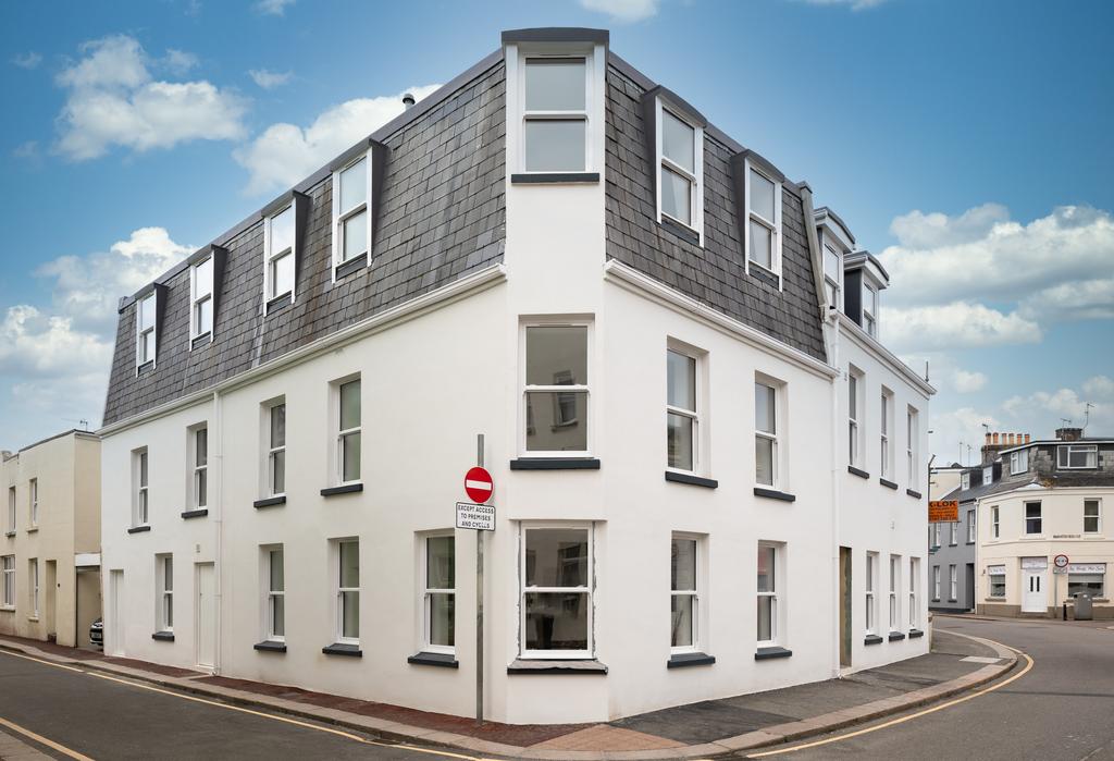 4749 Great Union Road, St. Helier... 2 bed apartment £1,500 pcm (£