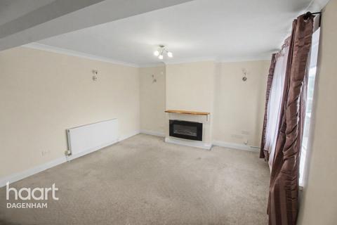 3 bedroom end of terrace house to rent, Terrace Walk, Dagenham