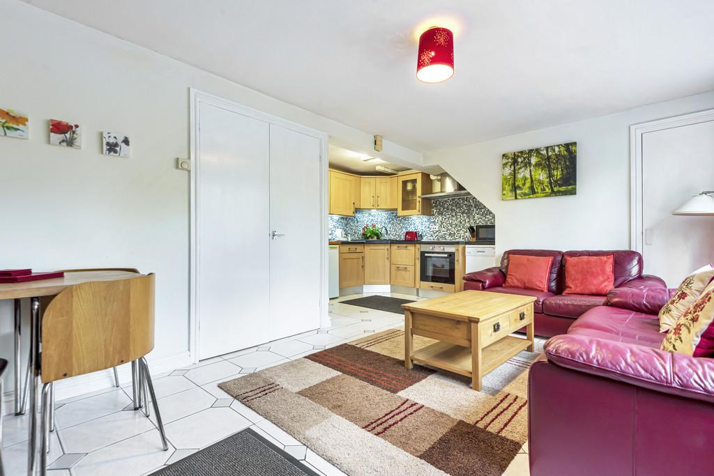 10a Open Plan Living Room/Kitchen