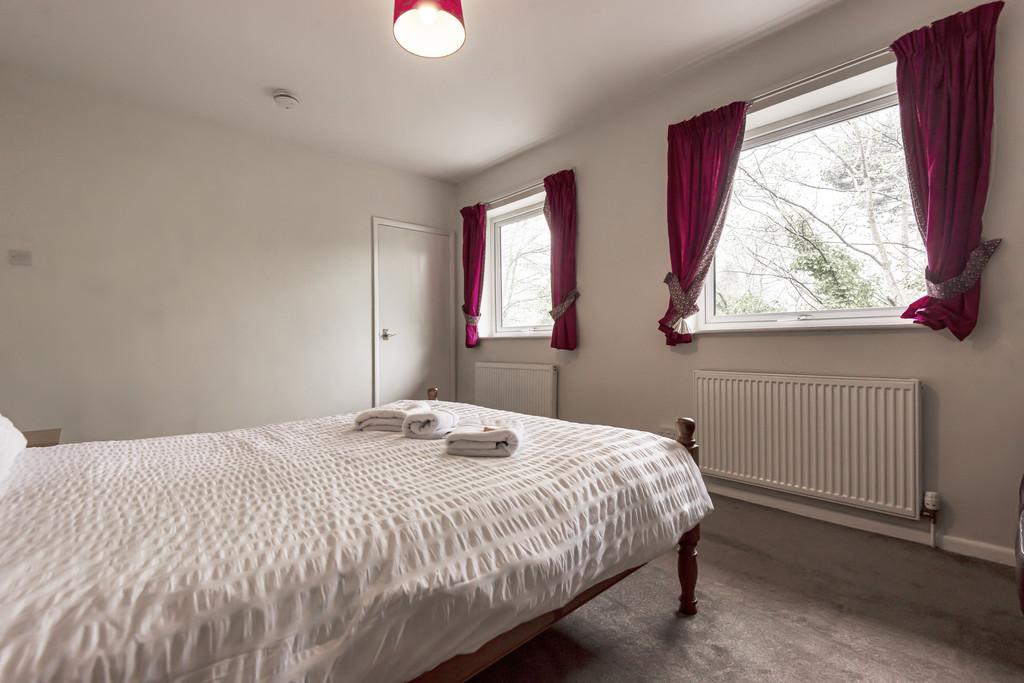 10 Bedroom 1