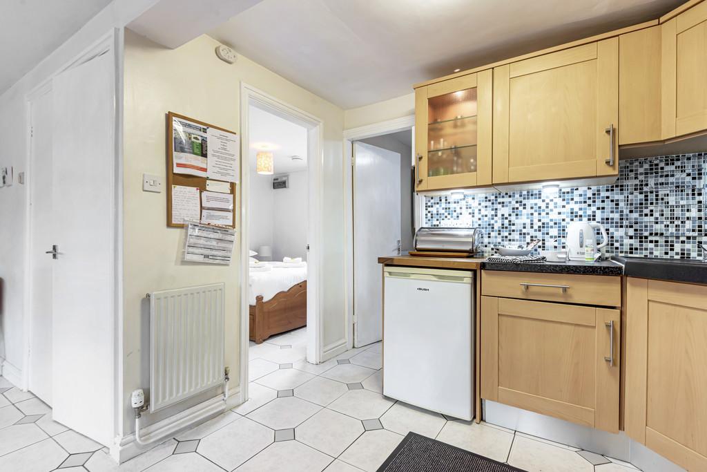 10a Kitchen