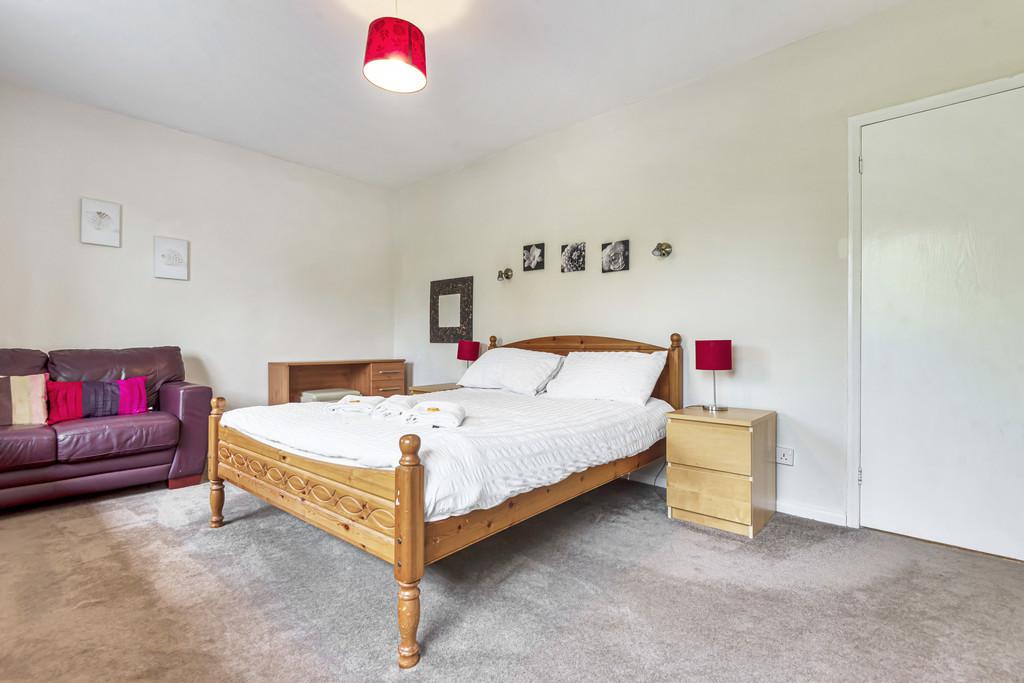 10 Bedroom 1