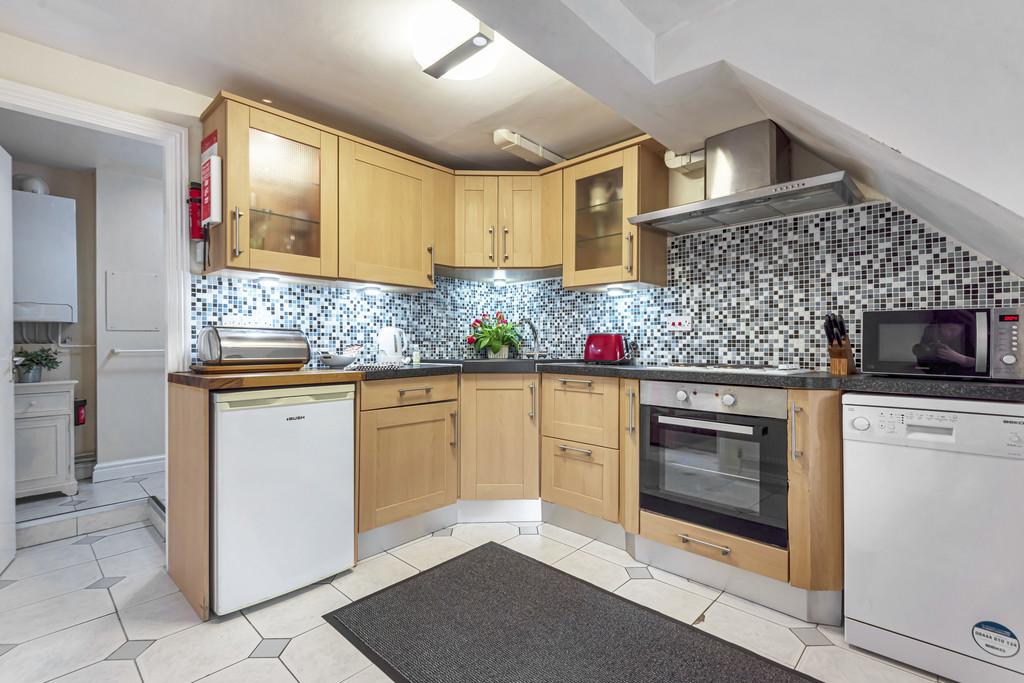 10a Kitchen