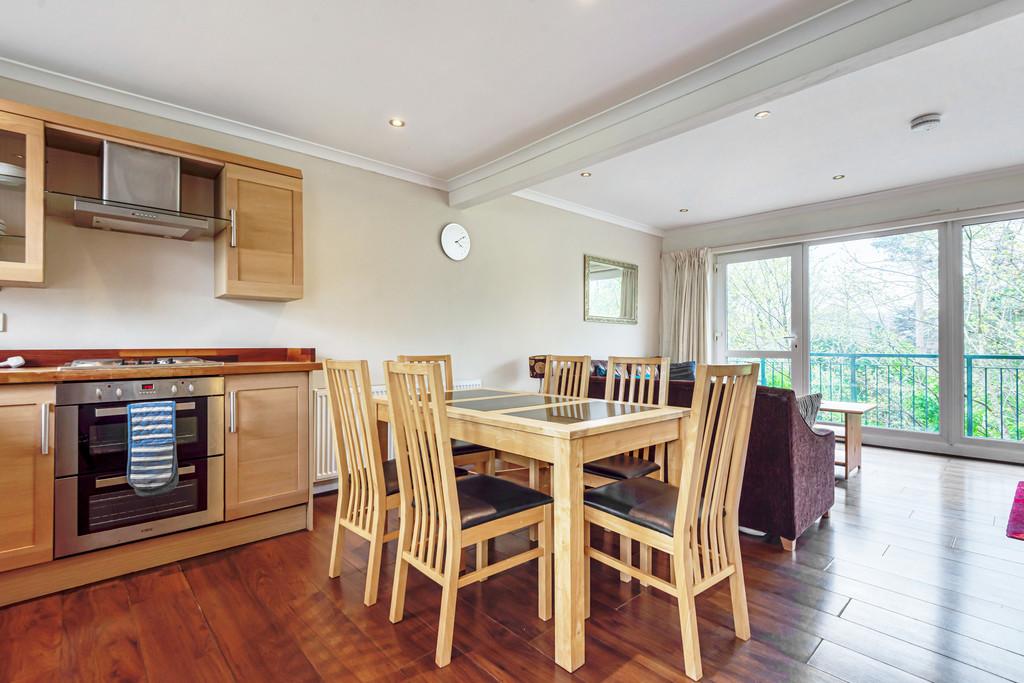 10 Open Plan Living Room/Kitchen