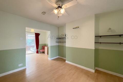 53 Beccles Road, Lowestoft, NR33 8QT