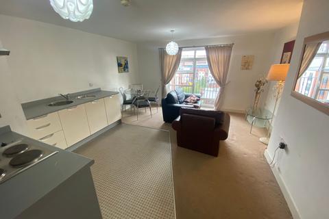 2 bedroom flat to rent, Renolds House, Lamba Court, Salford, M5 4UB