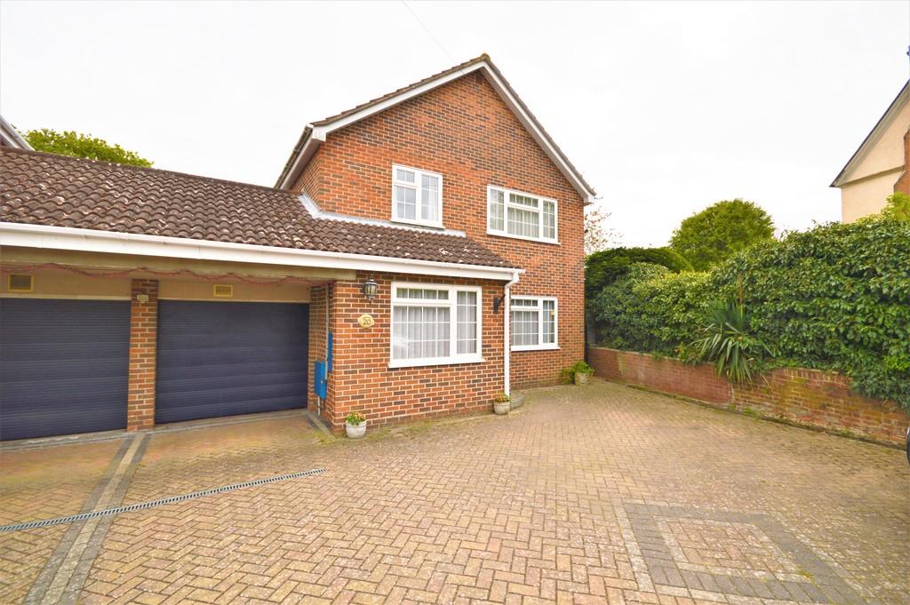 Colchester Road, Manningtree, CO11 1EJ 3 bed link detached house £525,000