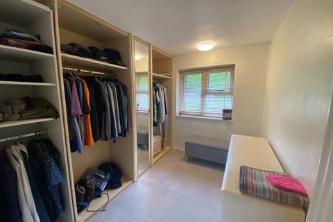5 Forest Close, Ascot, SL5 8DW