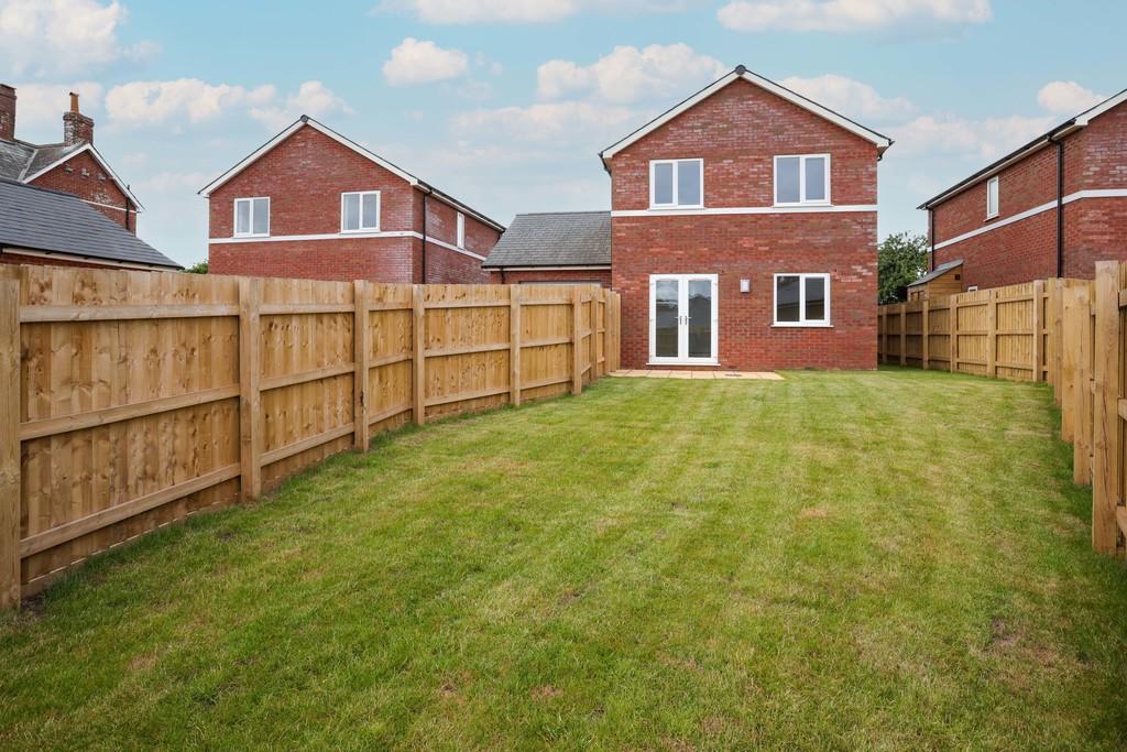 The Mayfield, Littlewood Close 4 bed detached house £390,000