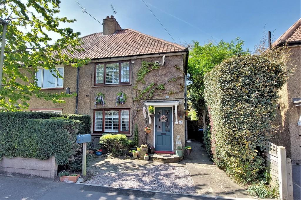 Northfield Road, Cobham 3 bed semidetached house £525,000