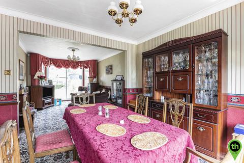 17 Parsons Crescent, Edgware, HA8 8QG