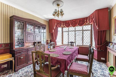 17 Parsons Crescent, Edgware, HA8 8QG