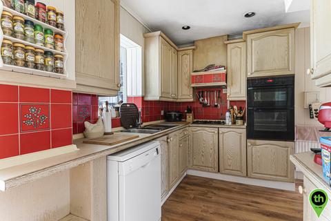 17 Parsons Crescent, Edgware, HA8 8QG
