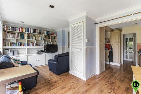 17 Parsons Crescent, Edgware, HA8 8QG