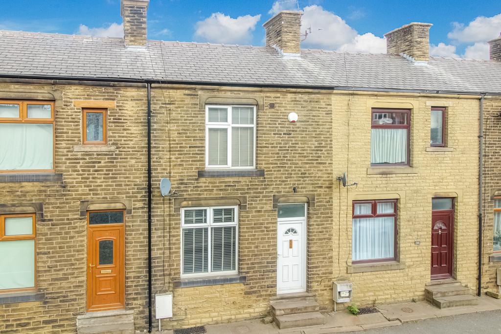 Commercial Road, Skelmanthorpe 2 bed terraced house £125,000