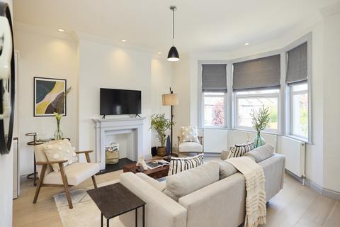 3 bedroom apartment for sale - Leghorn Road, NW10