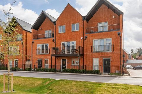 6 Khosla Road, Winchester, SO22 6GT