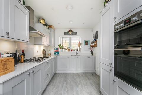 6 Khosla Road, Winchester, SO22 6GT