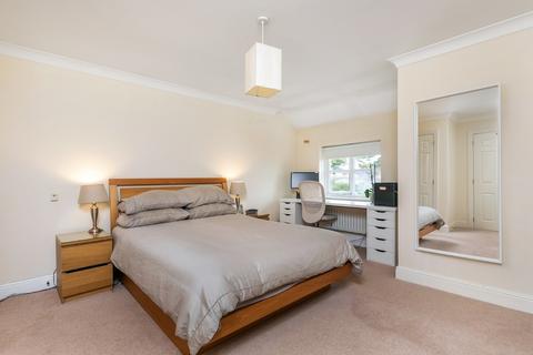 15 Fryers Close, Kings Worthy, Winchester, SO23 7LP