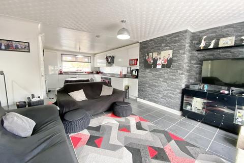 3 bedroom terraced house for sale - Laburnum Avenue, Hutton Cranswick