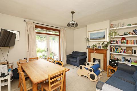 4 Ormond Drive, Hampton, TW12 2TN