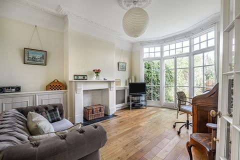 52 Collingwood Avenue, London, N10 3ED