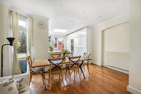 52 Collingwood Avenue, London, N10 3ED
