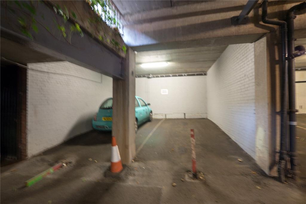 WEBSTER`S LAND PARKING SPACE, EDINBURGH, EH1 Property £110 pcm (£25 pw)