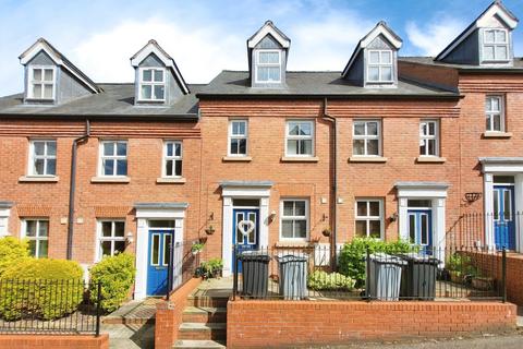 3 bedroom house to rent, Wallcroft Gardens, Middlewich, Cheshire, CW10