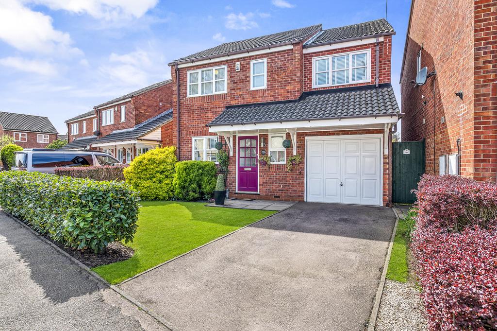 Bath Road, Kettering, NN16 4 bed detached house £340,000