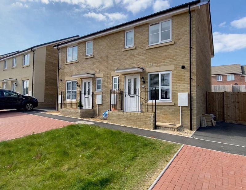 17 Heol Mathews, Coity, Bridgend CF35... 3 bed semidetached house £