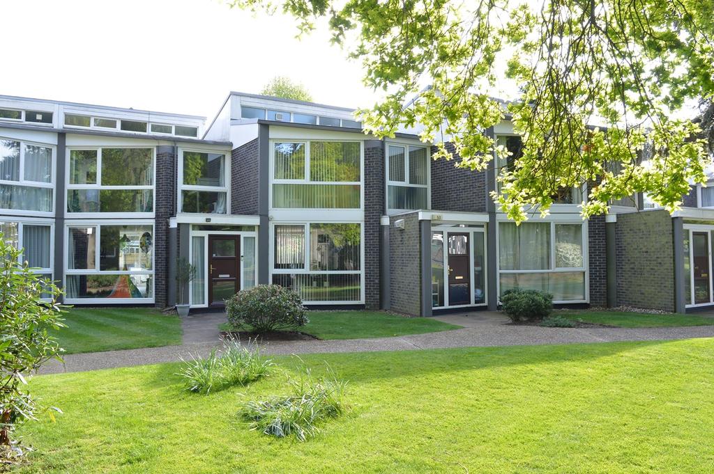Templemere, Weybridge, KT13 3 bed house £2,000 pcm (£462 pw)