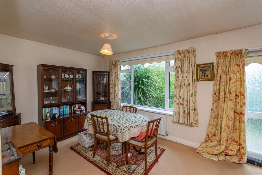 Lomond Avenue, Lytham St Annes, FY8 2 bed semidetached bungalow £189,950