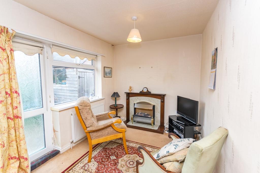 Lomond Avenue, Lytham St Annes, FY8 2 bed semidetached bungalow £189,950