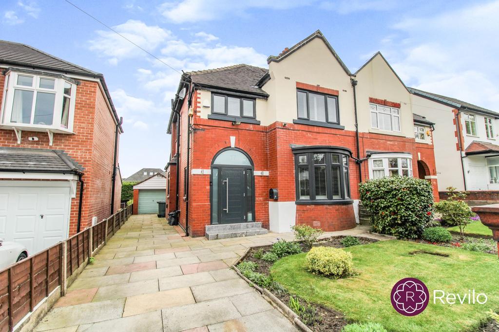 17 Hall Drive, Alkrington, Middleton... 3 bed semidetached house £