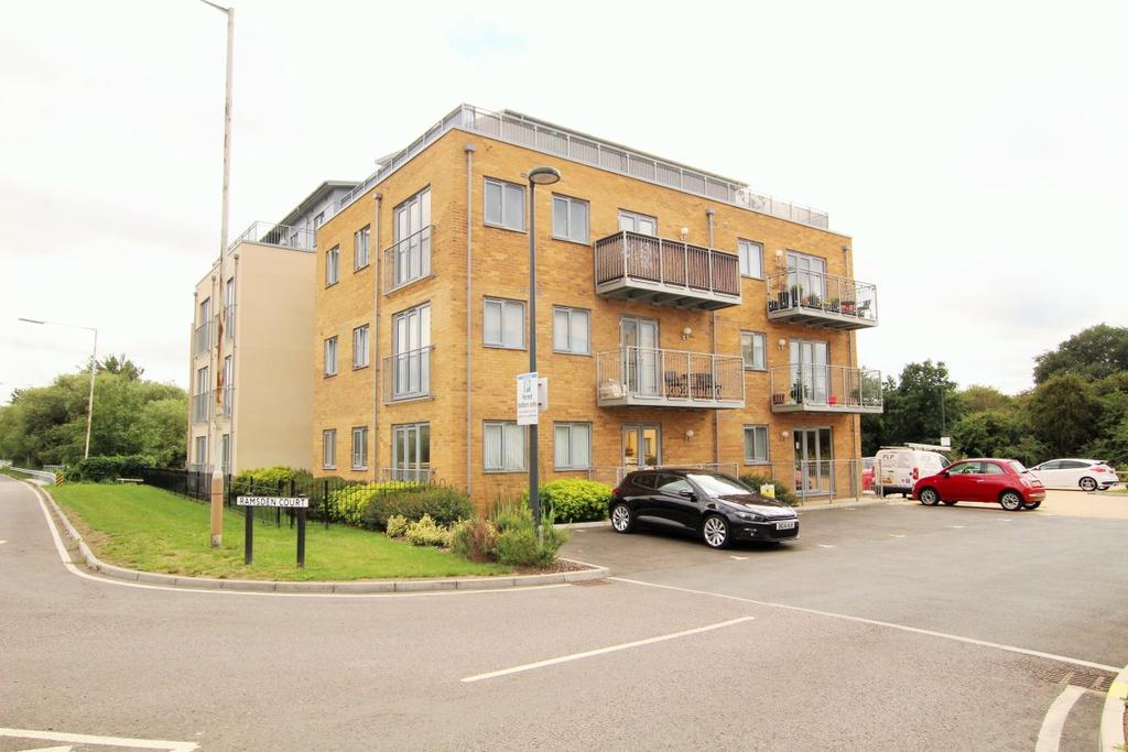 Ramsden Court, Wickford 2 bed apartment £1,050 pcm (£242 pw)