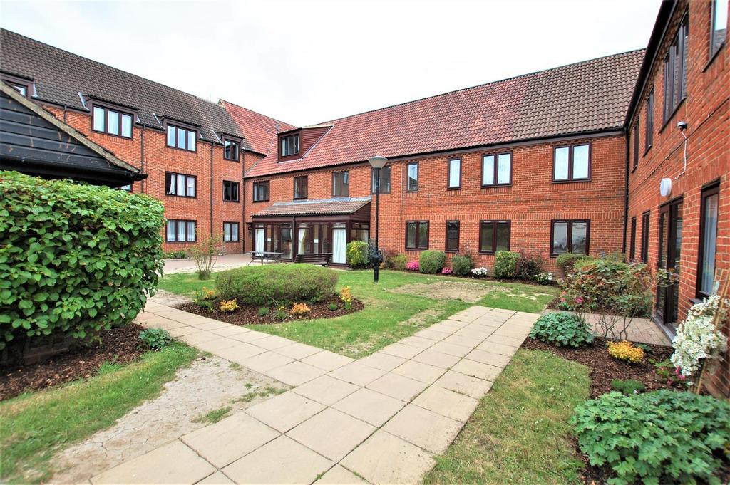 Ashley Court, Hatfield 1 bed property for sale £135,000