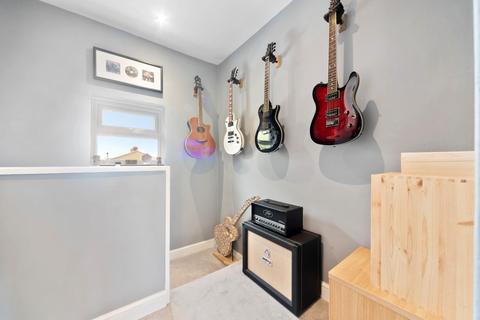 21 Coxdean, Epsom, KT18 5TH